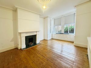 Lounge- click for photo gallery